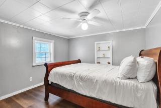 Spacious 5-bedroom House in Peaceful Area with Free WiFi - Chesterhill - 1
