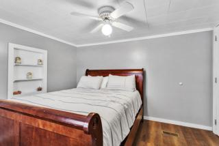 Spacious 5-bedroom House in Peaceful Area with Free WiFi - 2