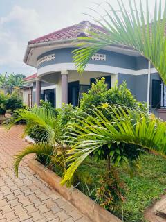 Home away Home - Kampala - 8