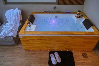 New Charavgi Suite with Jacuzzi, 40m from Agia Pelagia Beach - Agia Pelagia - 4