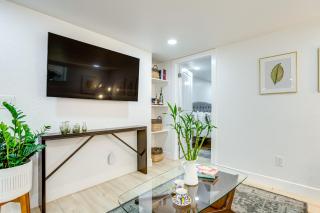 Steps from Wash Park Modern Apt, Patio and Parking - 5