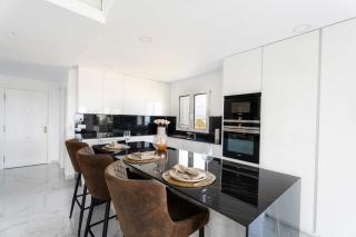 Beachside Getaway in Puerto Banús 3-Bedroom Apartment in Playa Rocío - Marbella - 5