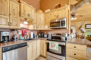 Lakefront Family Cabin with Views in Medford - Medford - 1