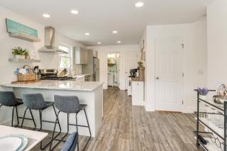 Walk to Downtown and Seneca Lake Updated Retreat! - Geneva - 2