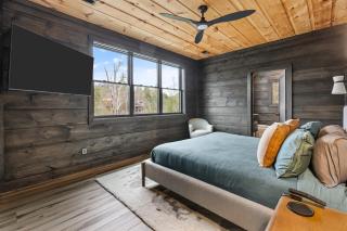 Falcon 9 - Luxury Cabin, Pool, Playground, Game Room & More - Sevierville - 8