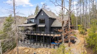 Falcon 9 - Luxury Cabin, Pool, Playground, Game Room & More - Sevierville - 1