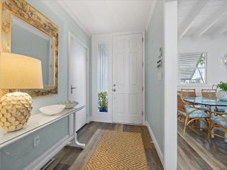 The Swift Cottage 705 Pv Blvd, Pvb, Fl 32082 - 6