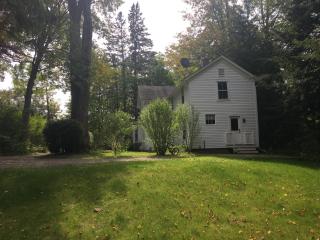 COZY GUESTHOUSE Minutes Away From Hiking! - New Marlborough - 1