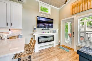 Lake Norman Cabin with Pool Access and Deck - Sherrills Ford - 6