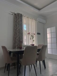 Trei - Polisi i Vogël - 1