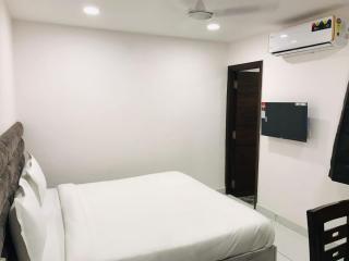Hotel Green Suite Near Delhi Airport - Nova Deli - 5