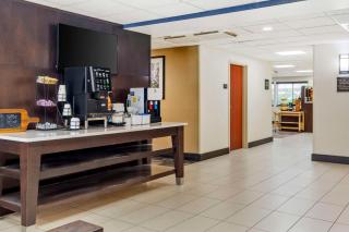 Best Western Plus Berkshire Hills Inn & Suites - Pittsfield - 6