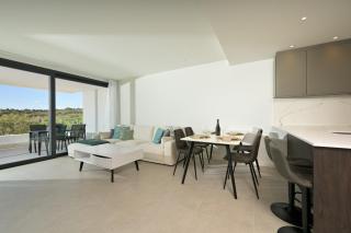 2-Bedroom Apartment in Azahar de Estepona - Estepona - 5