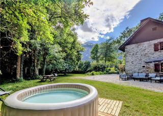 Maison avec grand jardin, garage, jacuzzi supplément - Auris - 0