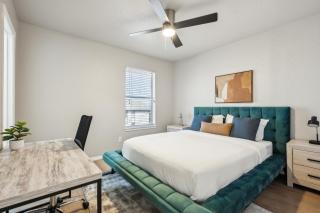 The Chandler 1221 I Comfy 2 Bed 2 Bath - 1