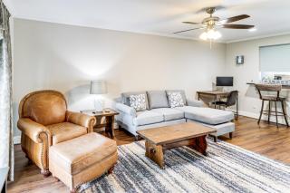 Pool Access Energy Corridor Townhome in Houston! - Houston - 6