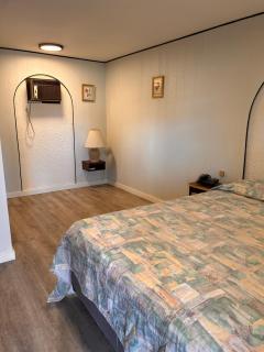 Lakecity Inn - Penticton - 4