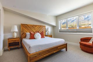 Aurora Lights - Luxe Townhouse Private Hot Tub - Canmore - 6