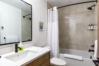 Aurora Lights - Luxe Townhouse Private Hot Tub - Canmore - 3