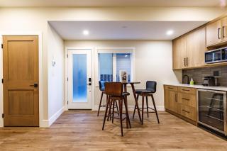 Aurora Lights - Luxe Townhouse Private Hot Tub - Canmore - 5