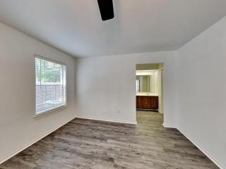 AVAILABLE NOW Lovely 3 bedroom, 2 bathroom home in a good location - Spring - 5