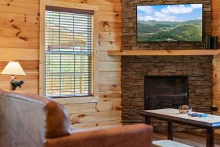 Tennessee Dreamin - Cozy Cabin - Game Room, Hot Tub, Views - Pigeon Forge - 2