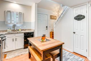 1 Mi to Mohegan Sun Studio with Pool Access - Norwich - 5