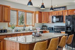 Lake View Chalet by AvantStay Lake Access Deck - Albrightsville - 7