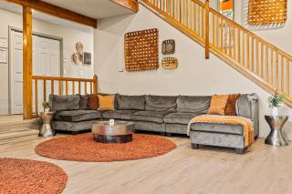 Emerald Bluff by AvantStay Lake Views Deck Fire Pit Game Room - 1