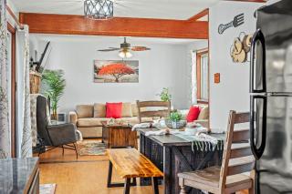 Stylish Renovated Home Open Layout Coffee Bar Near Hiking Waterfalls - East Stroudsburg - 4