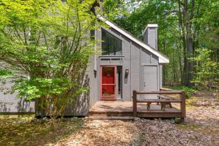 The Après-Alpine by AvantStay Cozy Modern Cabin w Deck - Jim Thorpe - 9
