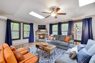 Moshannon Tree-Lined Pocono Retreat w Firepit Pool Table - Pocono Lake - 4
