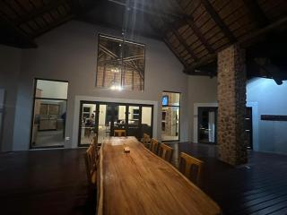 Tebuah Private Lodge, Mabalingwe - 6