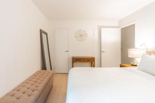 Great Location to Explore-1 BR Near Convention Center - 5