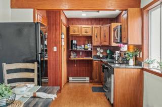 Stylish Renovated Home Open Layout Coffee Bar Near Hiking Waterfalls - 1