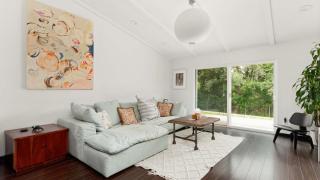 Upstay Contemporary 3BR Family Home with Garden and Indoor Fireplace - Austin - 3