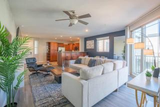 Serene 3BD - Gym, W-D, Parking - Sleeps 8 - Tempe - 2