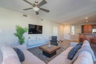 Serene 3BD - Gym, W-D, Parking - Sleeps 8 - Tempe - 1