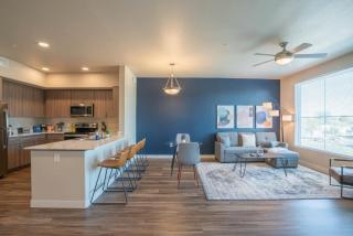 Spacious 1BD - Balcony, Pool, Gym, W-D - Sleeps 4 - Tempe - 8