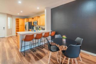 Inmense 2BD - ASU - Sloan Pk - WD - Parking - Sleeps 8 - Tempe - 4