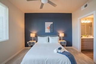 Stylish 1BD - Balcony, Pool, Gym, W-D - Sleeps 4 - Tempe - 1