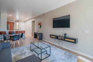 Ample 2BD - ASU - Sloan Pk - WD Parking - Sleeps 8 - Tempe - 1