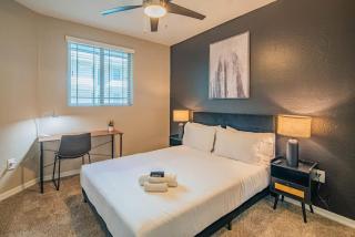 Extensive 2BD - ASU - Sloan Pk - WD - Parking - Sleeps 8 - Tempe - 9