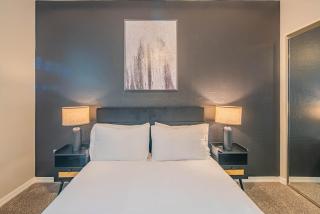 Extensive 2BD - ASU - Sloan Pk - WD - Parking - Sleeps 8 - Tempe - 4