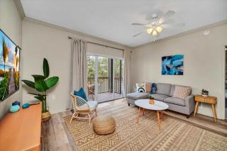Bright 3BR Condo With Pool and Hot Tub, Close to Disney! - Orlando - 2