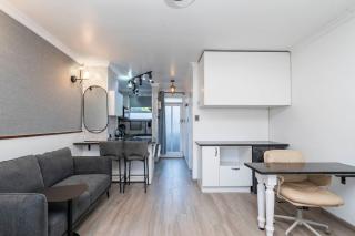 Stylish Monochrome 1BR in Son Vida - 0