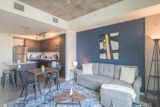 Simple, Roosevelt Row, Sleeps 8, Pool, Gym, Parking - Phoenix - 0