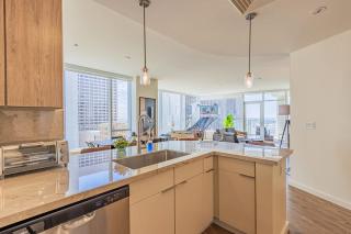 2BD Monroe Apartment- High-Rise Retreat,Pool , Gym , Golf - Phoenix - 1