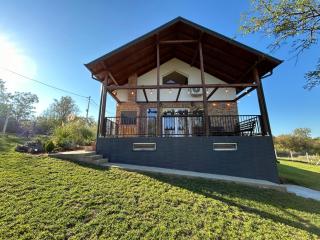 Lola hill house - - 0