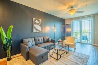 Modern 2BD - ASU - Sloan Pk - WD - Parking - Sleeps 8 - Tempe - 0